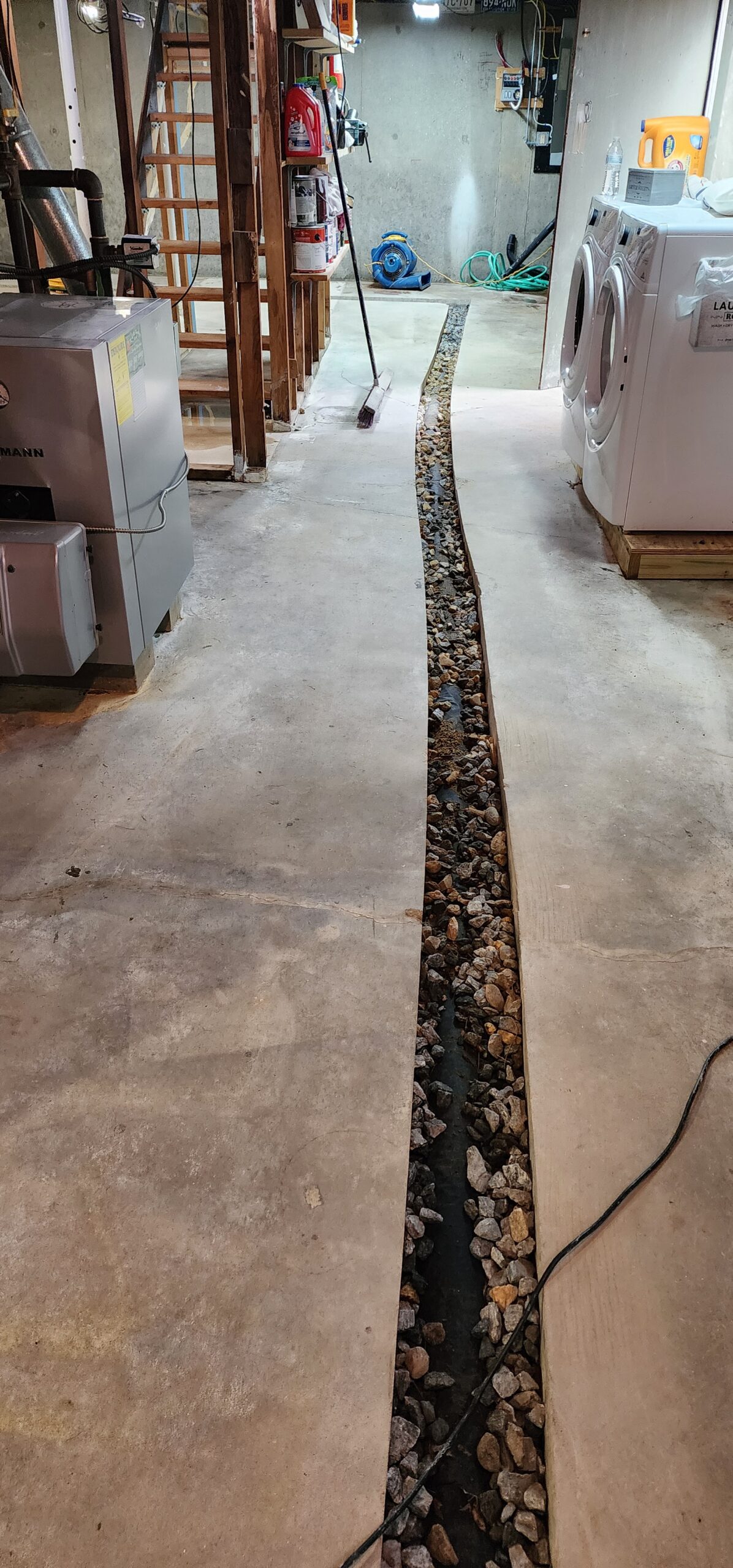 Sparkle Lake basement waterproofing job in New London County, photo 17